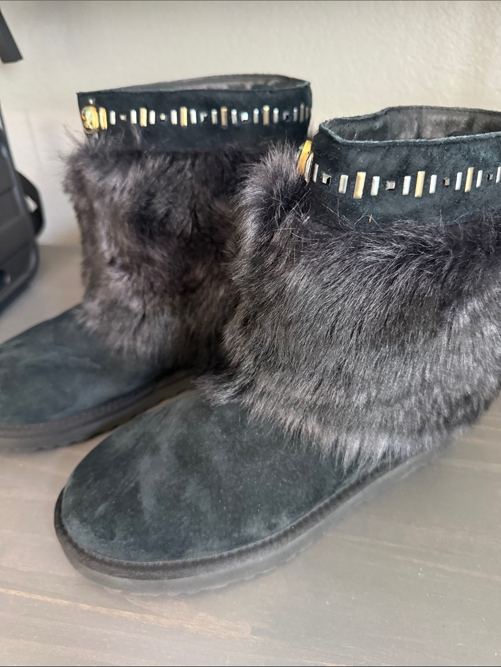 Women’s Ugg Fur Boots size 8 - Picture 3 of 7